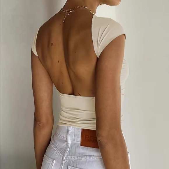 Backless tshirt - Picture 2 of 2